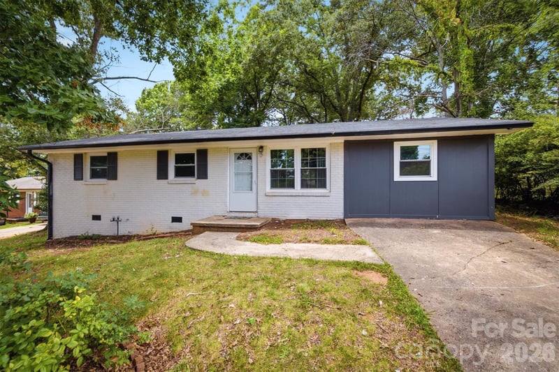 1450 3rd St, Hickory, NC 28602