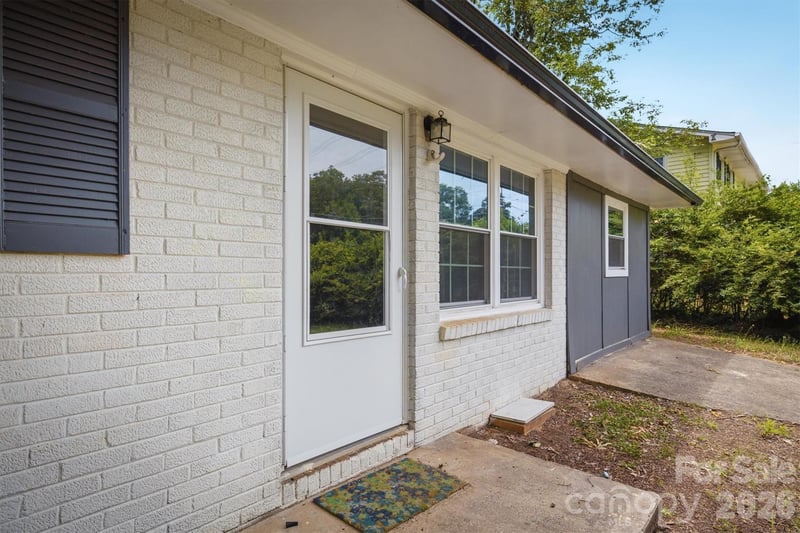 1450 3rd St, Hickory, NC 28602
