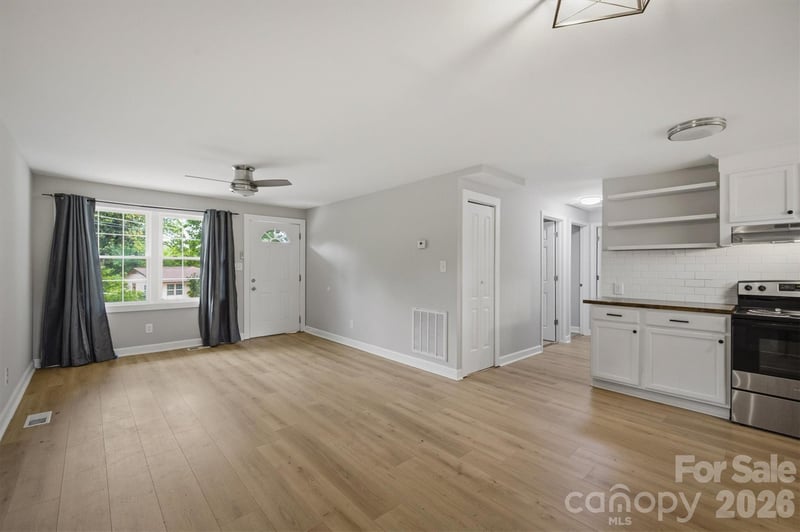 1450 3rd St, Hickory, NC 28602