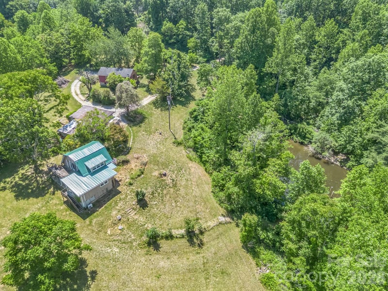 255 - 257 Crescent St, Saluda, NC 28773