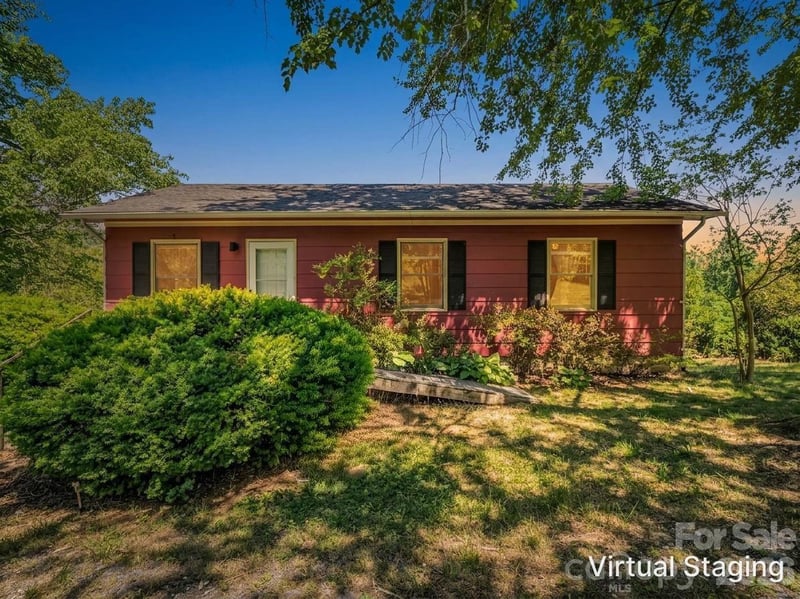 255 - 257 Crescent St, Saluda, NC 28773