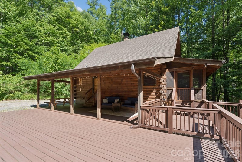 89 Apgar Rd, Candler, NC 28715
