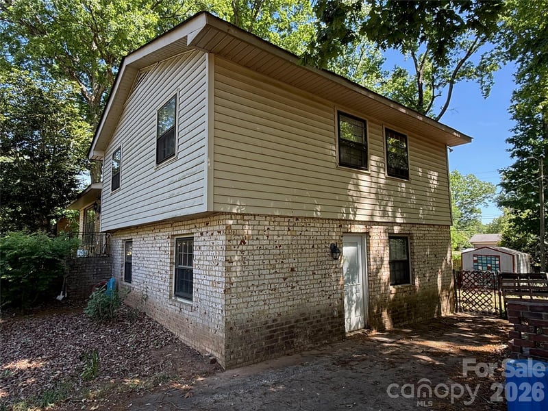 1129 Mclaughlin Dr, Charlotte, NC 28212