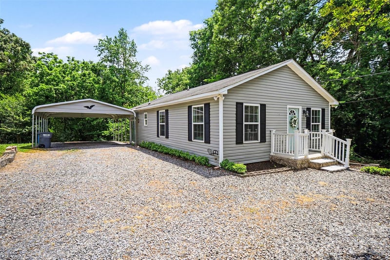 313 Oakland Ave, Belmont, NC 28012