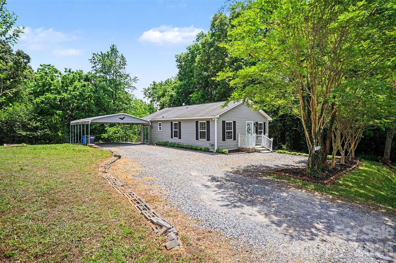 313 Oakland Ave, Belmont, NC 28012