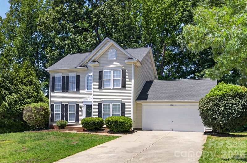 12624 Cardinal Woods Dr, Pineville, NC 28134