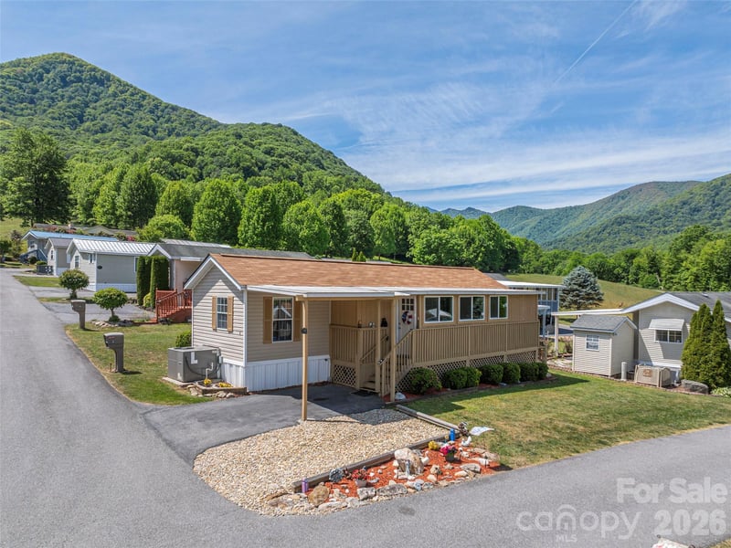 4 Levi Downs, Maggie Valley, NC 28751
