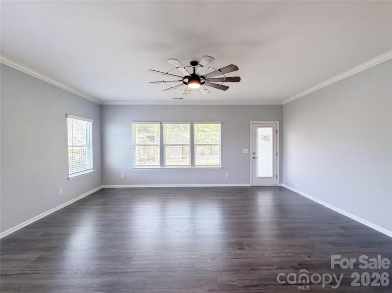 194 Canada Dr, Statesville, NC 28677