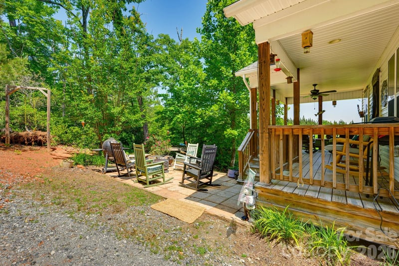 419 Travelers Rest Ln, Rutherfordton, NC 28139