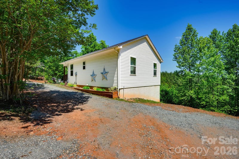 419 Travelers Rest Ln, Rutherfordton, NC 28139