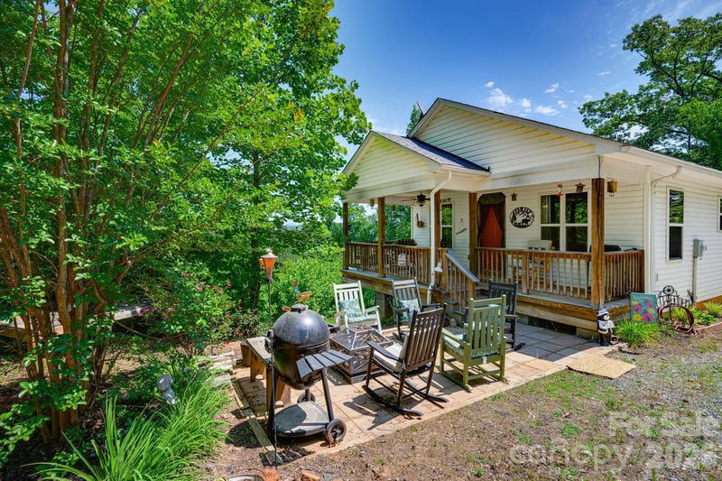 419 Travelers Rest Ln, Rutherfordton, NC 28139