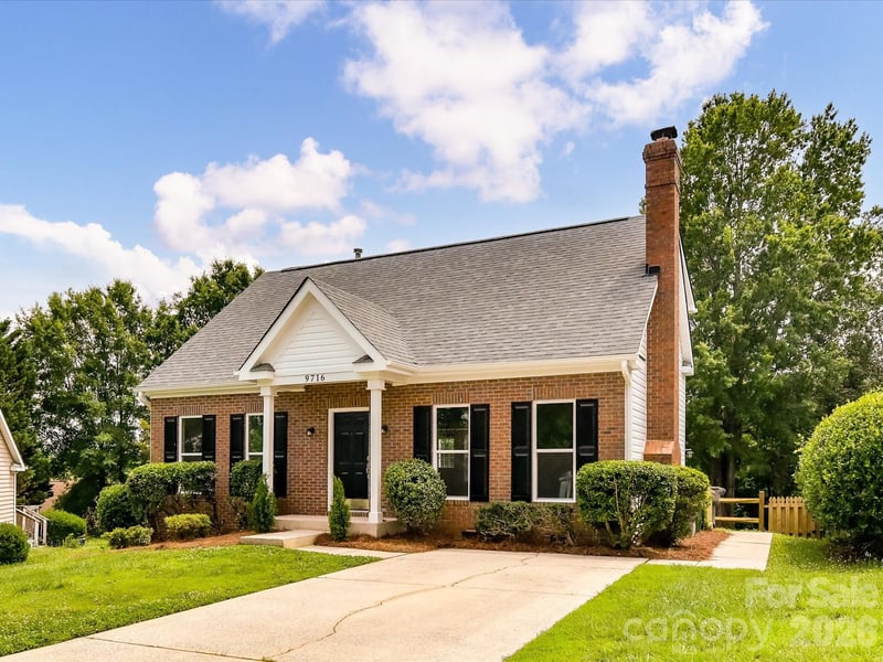 9716 Pernell Ln, Charlotte, NC 28213
