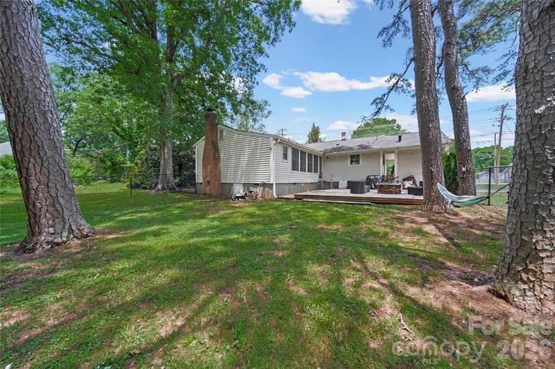 600 Mcadenville Rd, Lowell, NC 28098