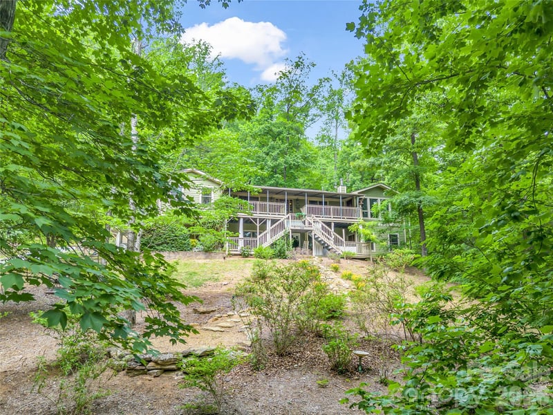 122 Raptor Ct, Lake Lure, NC 28746