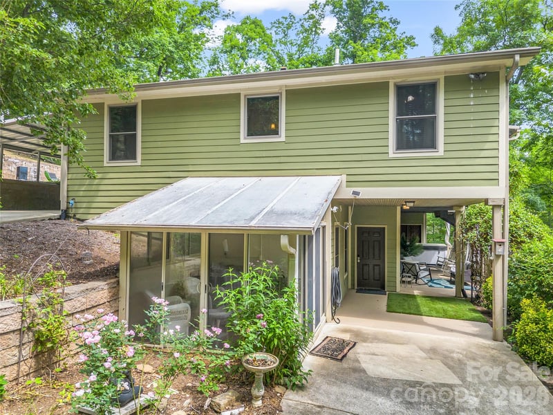 122 Raptor Ct, Lake Lure, NC 28746