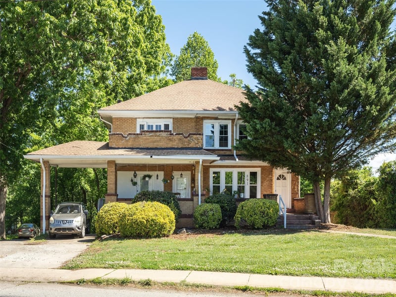 891 Haywood Rd, Asheville, NC 28806