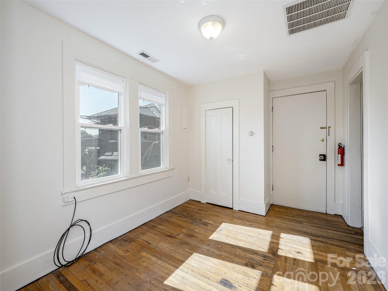 891 Haywood Rd, Asheville, NC 28806
