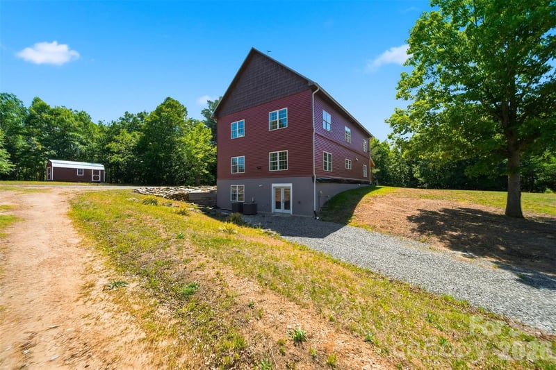 238 Millennium Dr, Taylorsville, NC 28681