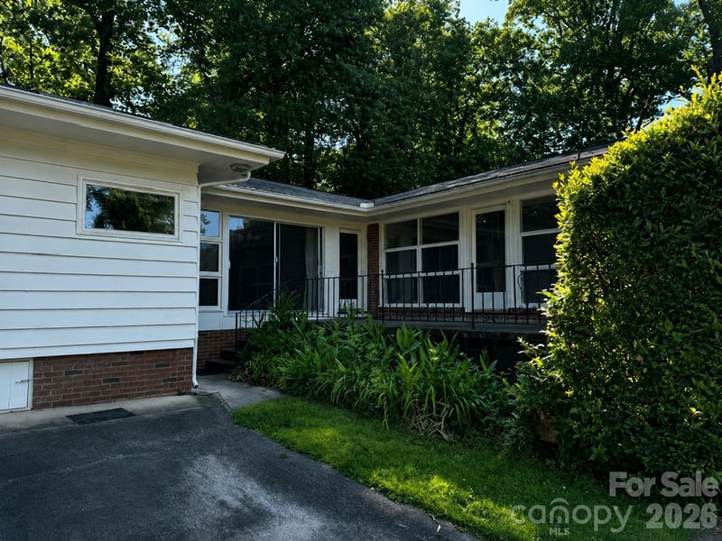 2028 Ferncliff Rd, Charlotte, NC 28211