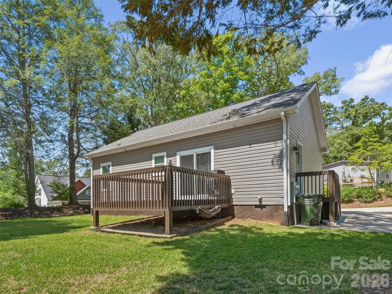 64 Drexel Rd, Hendersonville, NC 28739