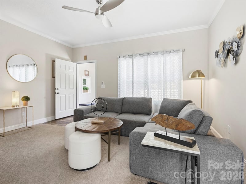 64 Drexel Rd, Hendersonville, NC 28739