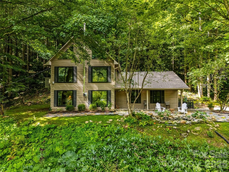 81 Summer Trees Ln, Burnsville, NC 28714