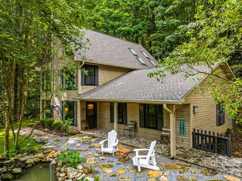 81 Summer Trees Ln, Burnsville, NC 28714