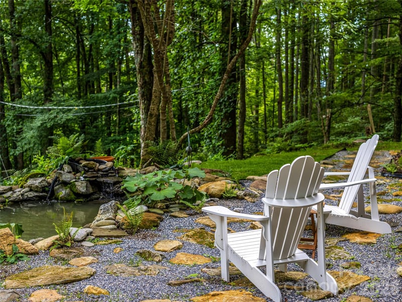 81 Summer Trees Ln, Burnsville, NC 28714