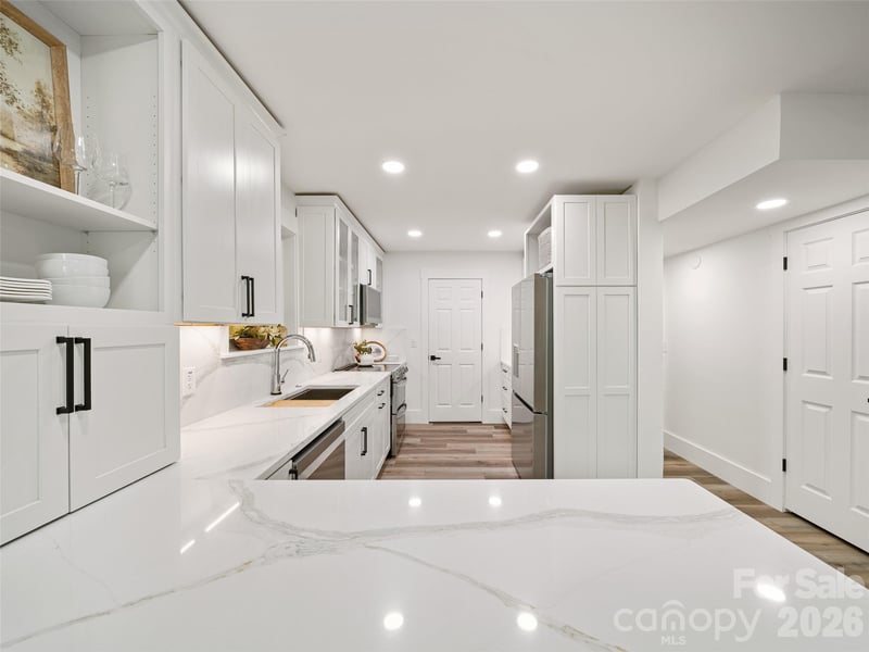 81 Summer Trees Ln, Burnsville, NC 28714