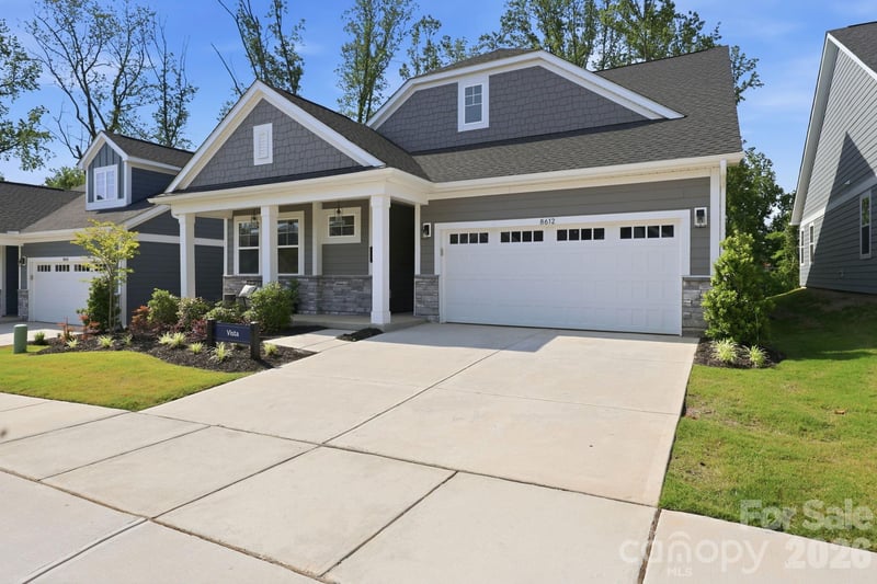 8612 Chagrin Dr, Cornelius, NC 28031
