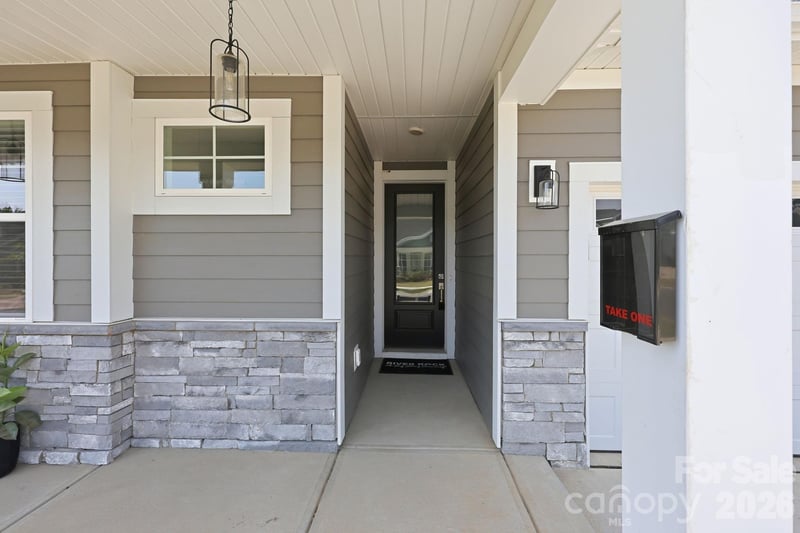 8612 Chagrin Dr, Cornelius, NC 28031