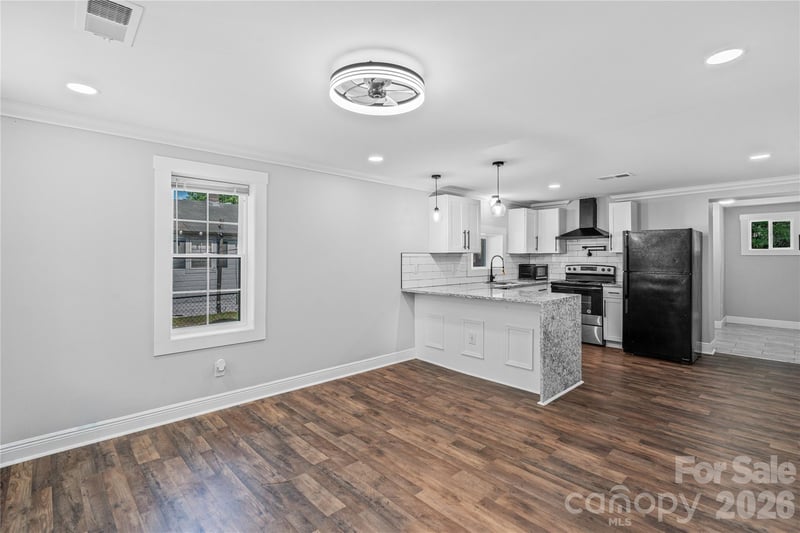 906 Gladstone St, Florence, SC 29501