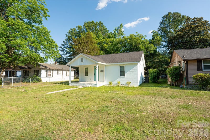 906 Gladstone St, Florence, SC 29501