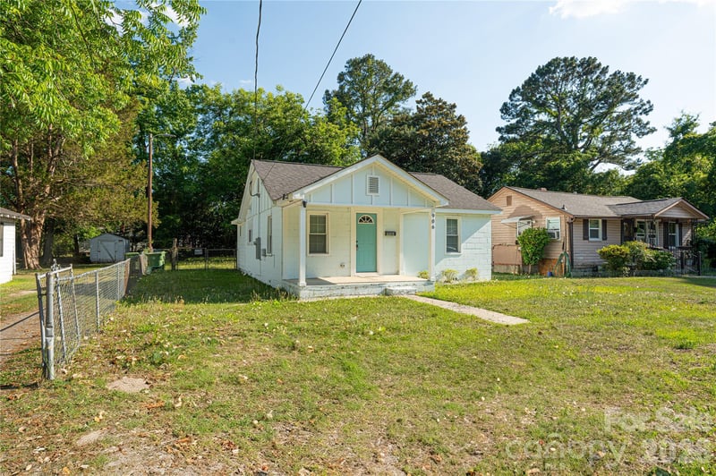 906 Gladstone St, Florence, SC 29501