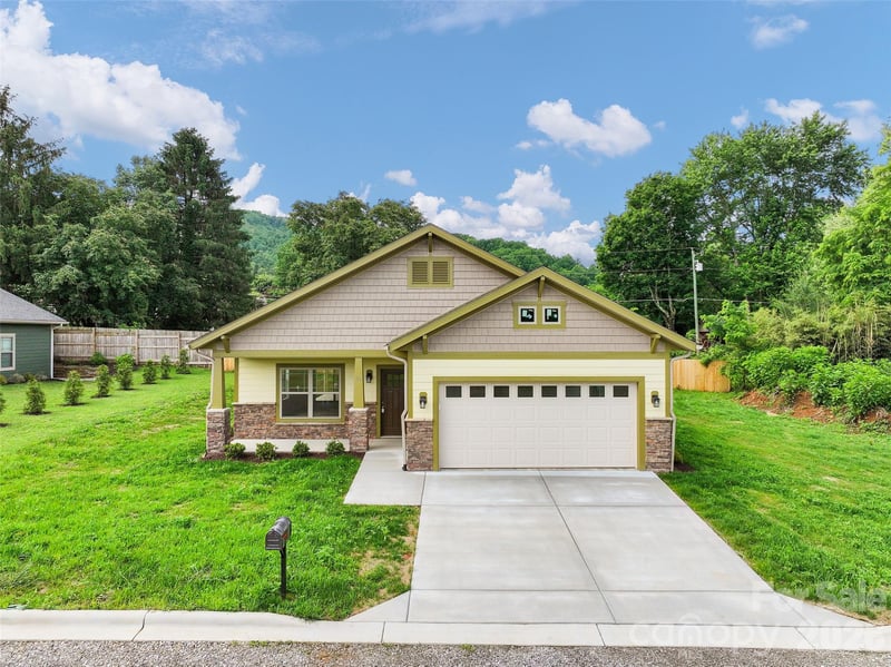 99 Junes Way, Waynesville, NC 28786