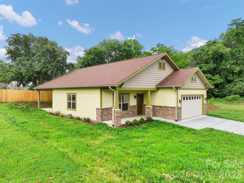 99 Junes Way, Waynesville, NC 28786