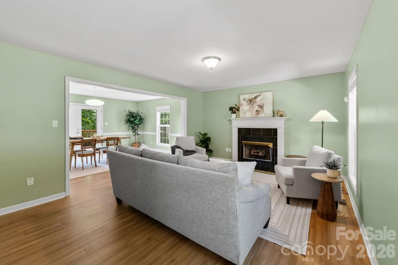 1 Pickwick Rd, Asheville, NC 28803