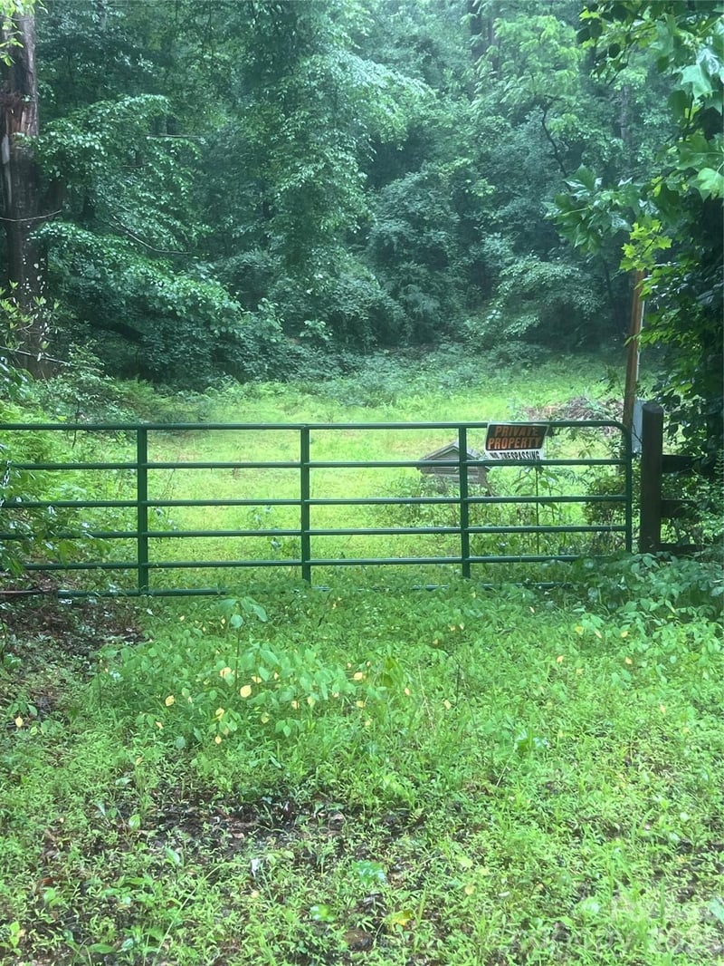 5924 Adako Rd, Lenoir, NC 28645