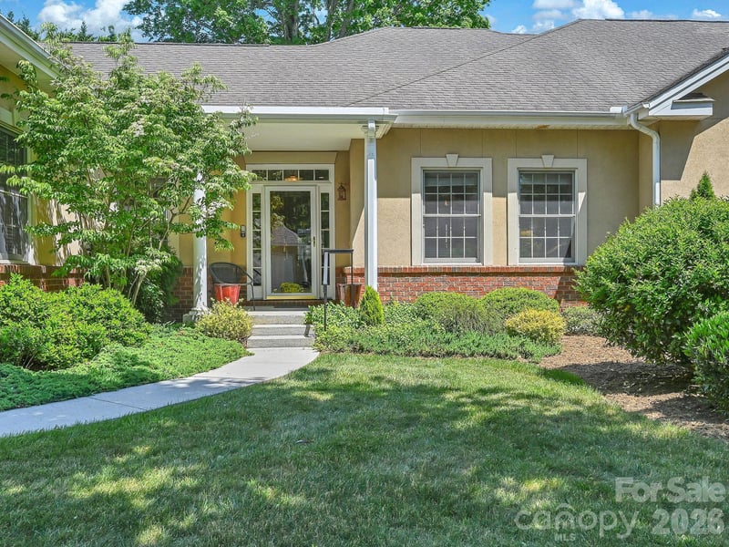 18 Boddington Ct, Asheville, NC 28803