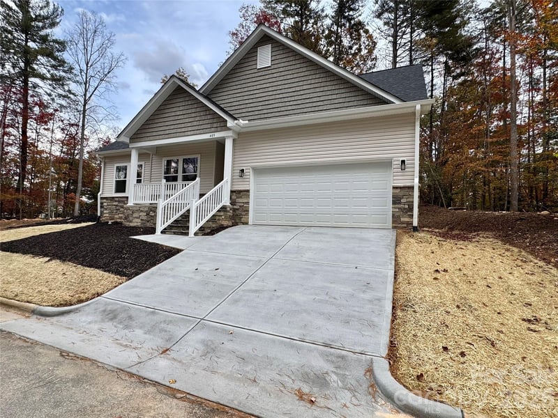 403 Scarlett Oak Ct, Lenoir, NC 28605