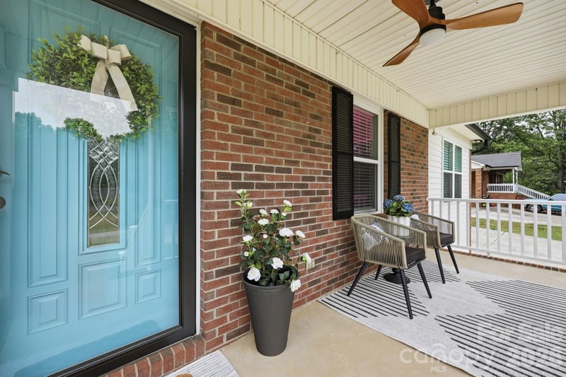 1293 Hickory Nut Ln, Lincolnton, NC 28092