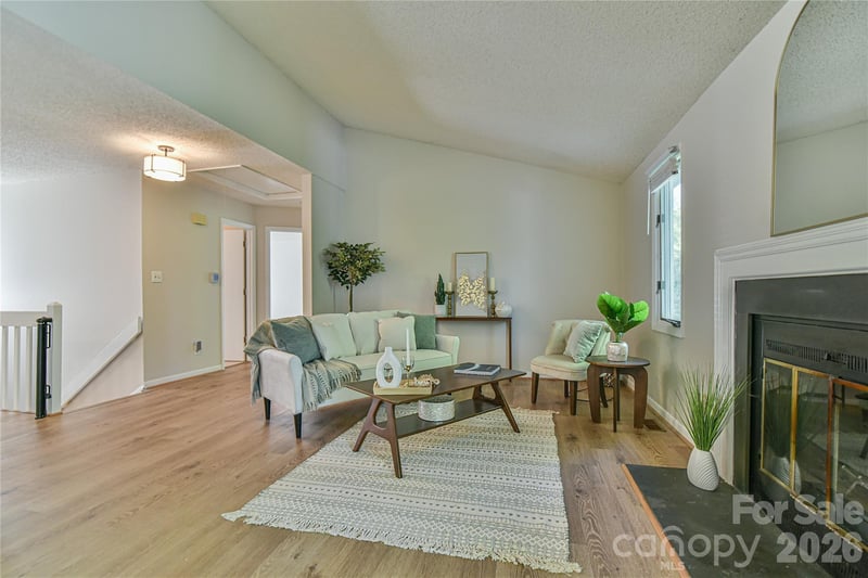 63 Hollybrook Dr, Asheville, NC 28803