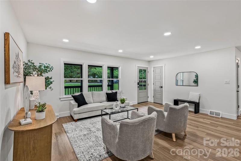 833 Knowles Dr, Dallas, NC 28034