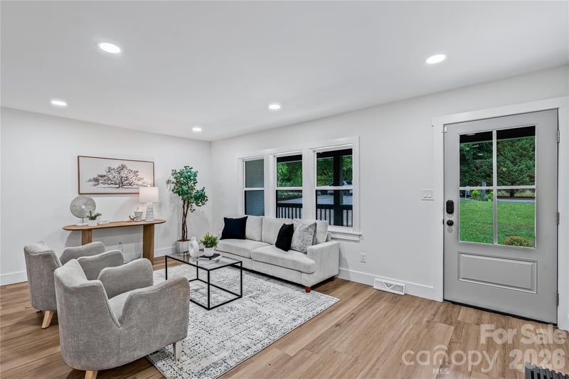 833 Knowles Dr, Dallas, NC 28034