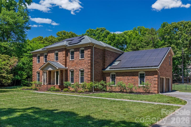 2115 Providence Dr, Charlotte, NC 28270