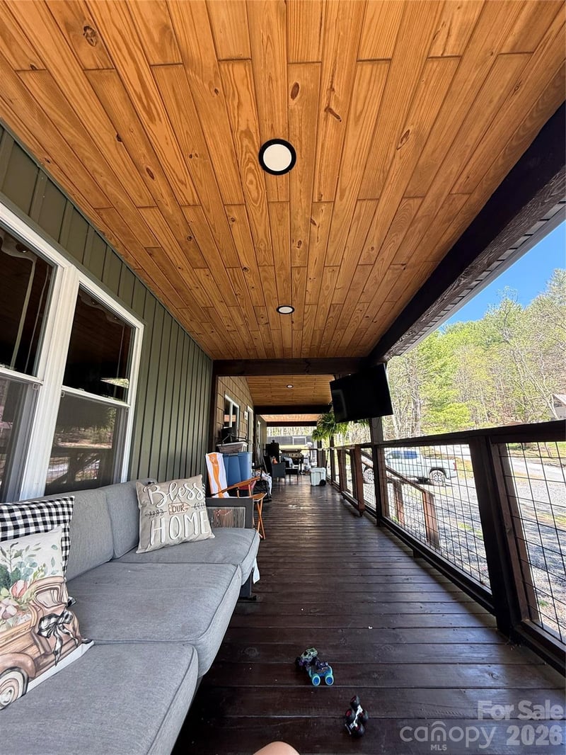 71 Ledford Ridge Ln, Bakersville, NC 28705