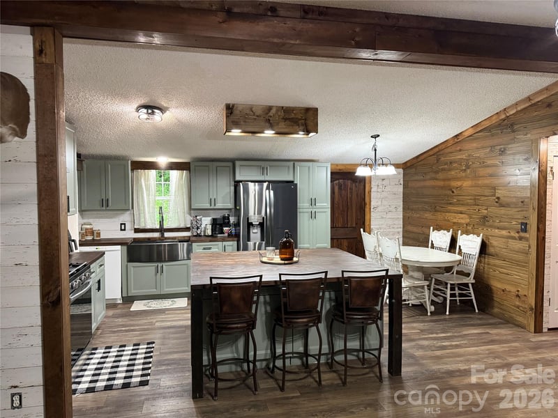 71 Ledford Ridge Ln, Bakersville, NC 28705
