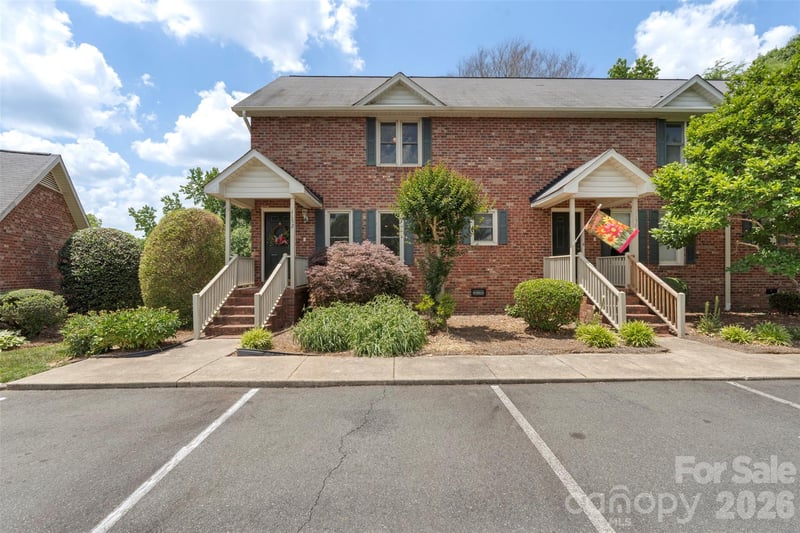 1152 Crestmont Dr, Concord, NC 28025