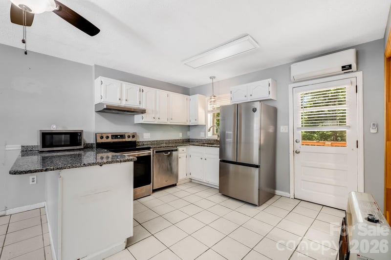 67 Banks Town Rd, Weaverville, NC 28787
