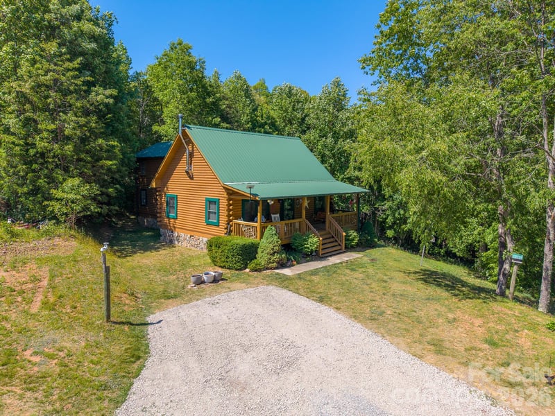 451 Rustic Ridge Dr, Canton, NC 28716